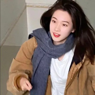战火中的花蕾